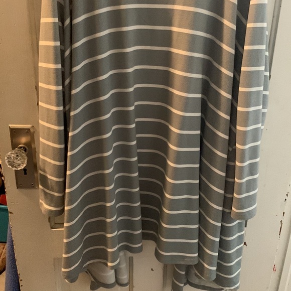 LuLa Roe cardigan. - Picture 6 of 7